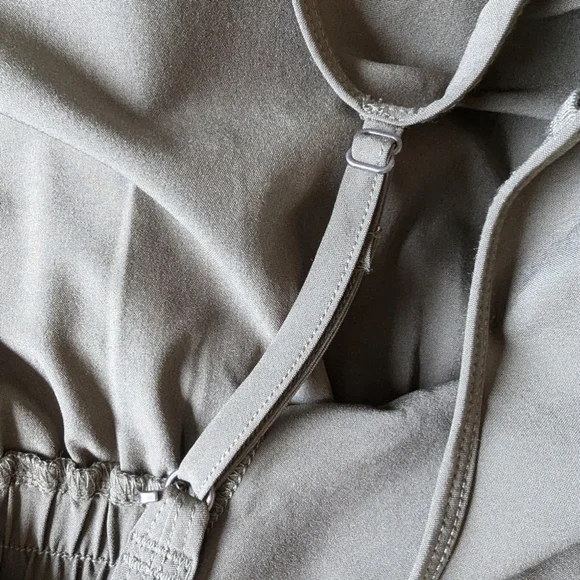 Abercrombie & Fitch Olive Traveler Jumpsuit Women's Sz Med Tall Lightweight - Picture 6 of 9